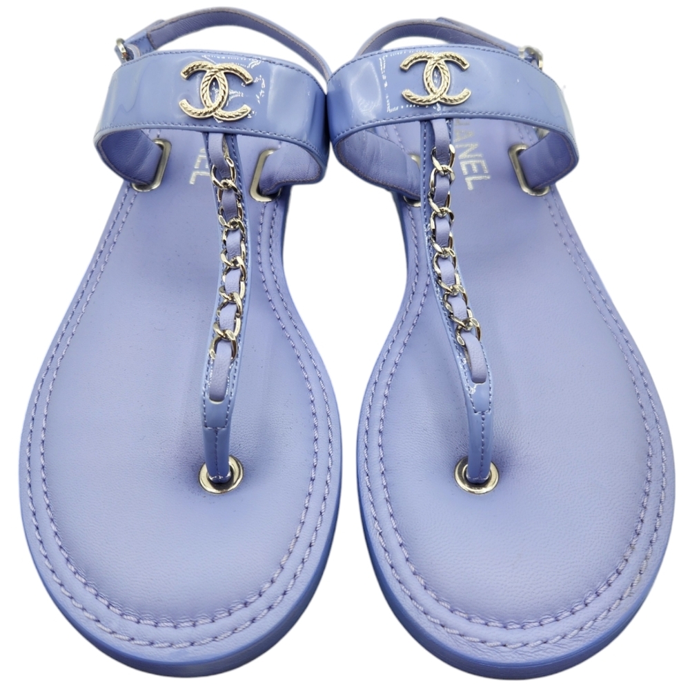 CHANEL Lavender Patent Leather Chain Thong Sandals